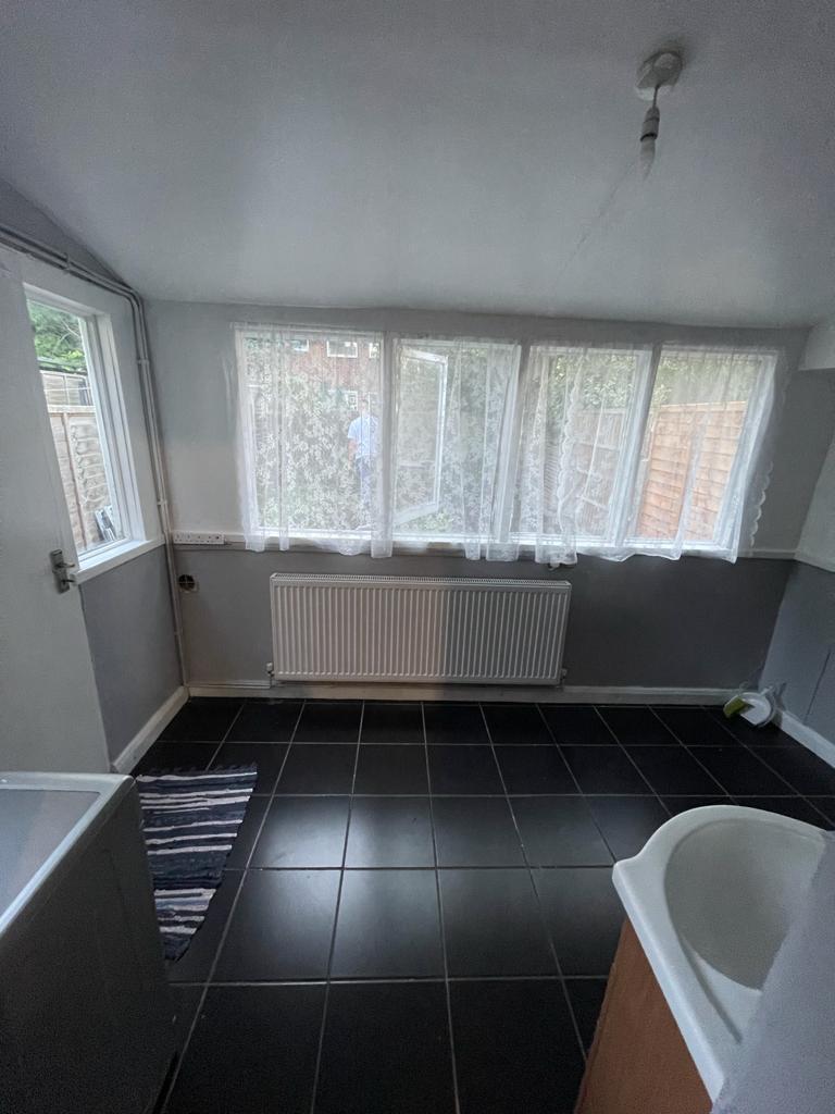 Large Double Room Albert Square, Stratford/Maryland E15 1HH